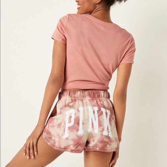 PINK Victoria's Secret Curved Hem Tie Dye Fleece Shorts Size Small - Picture 1 of 10